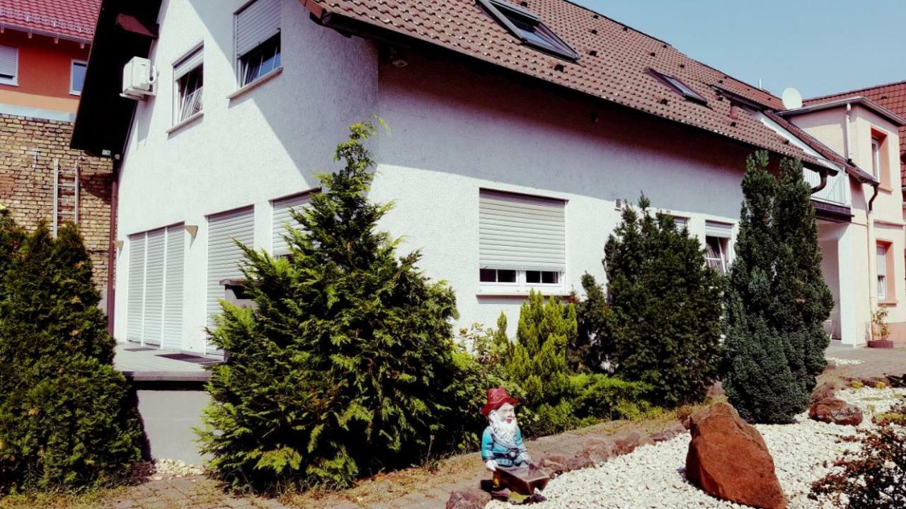 White House 'Privatzimmer' Mannheim Exteriér fotografie